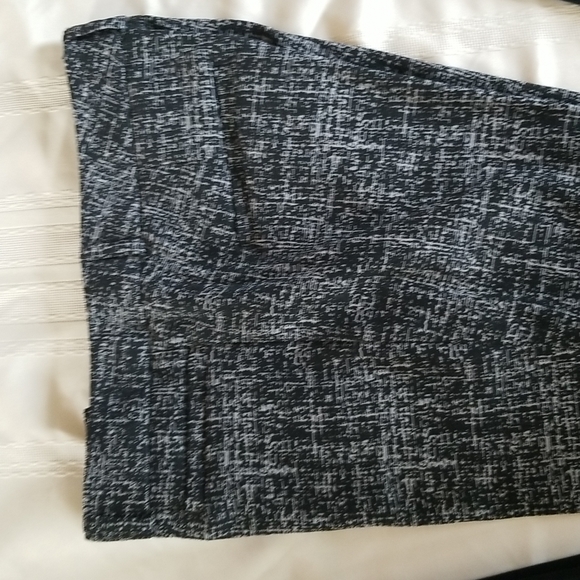 Banana Republic Ankle pants in black and grey colors - Picture 2 of 5